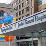 L’Hôpital général juif accède au statut de centre universitaire au Canada.