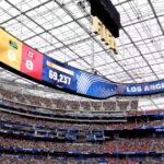 SoFi Stadium, entre Disneyland et la Rome antique, redéfinit le divertissement américain.