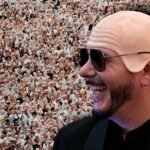 Pitbull établit un nouveau record mondial de crânes chauves à Hyde Park, Londres.