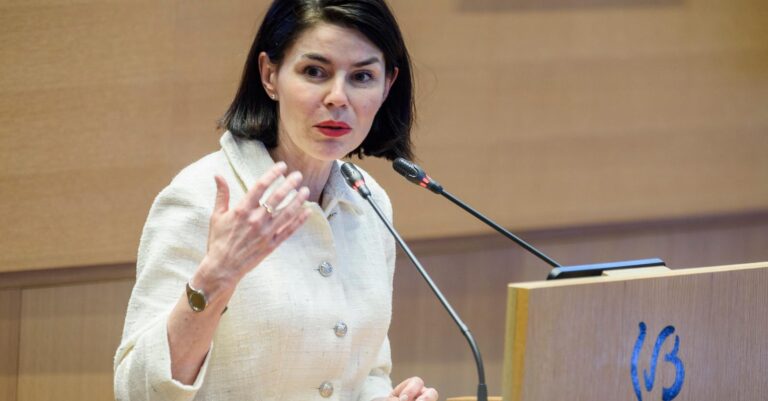Prolongation des pools de remplaçants dans les écoles primaires face à la pénurie d’enseignants.