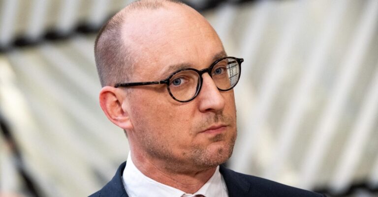 Budget : le ministre critique le système des flexi-jobs jugé en dérapage.