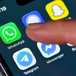 Faux conseils boursiers sur WhatsApp : des pertes financières significatives observées en France.