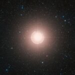 Nouvelle étude sur Bételgeuse révèle des caractéristiques inattendues du compagnon stellaire.