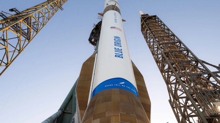 Blue Origin modifie sa stratégie après l’explosion de la fusée New Glenn pour accélérer les lancements.