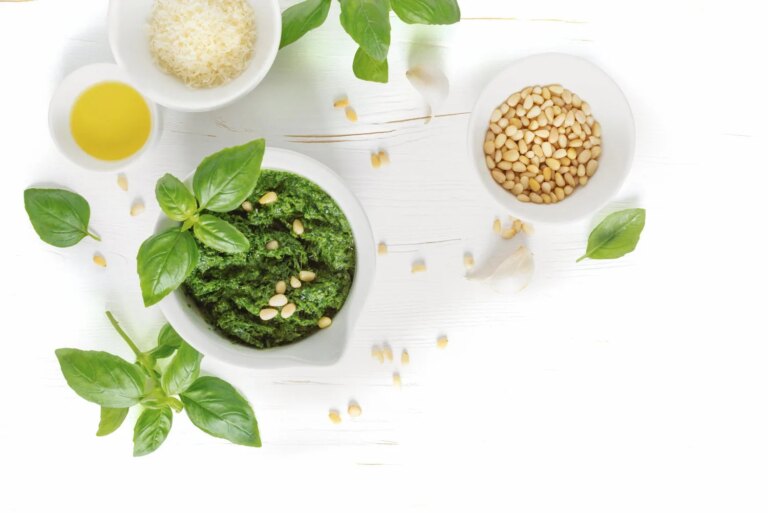 Pesto : la Ligurie préserve son patrimoine culinaire face à la concurrence étrangère.