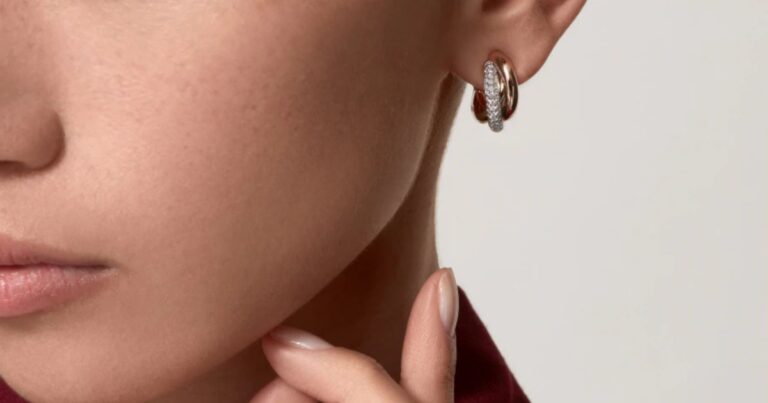 Boucles d’oreilles luxueuses recommandées pour les mariages en France.