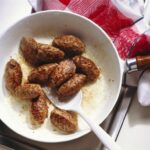 Boulettes de viande épicées : une recette traditionnelle revisitées par des chefs italiens.