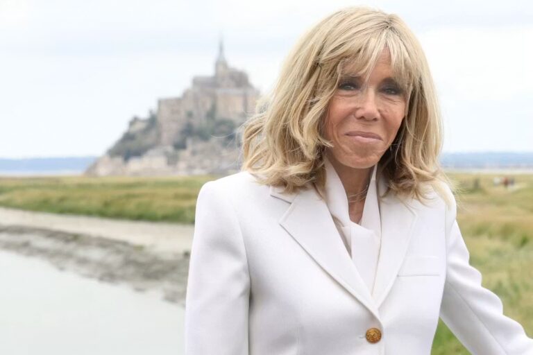 Élise, la petite-fille de Brigitte Macron, démontre son talent artistique à 12 ans.