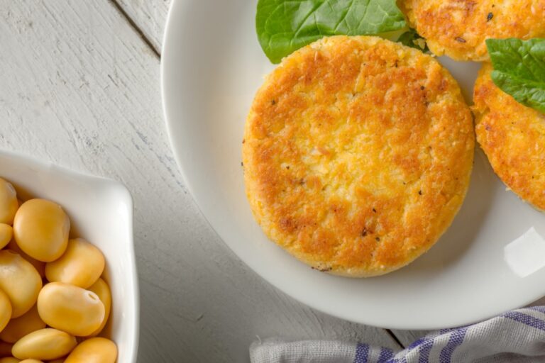 Recette de burgers de lupin : une alternative protéique pour les régimes végétariens.