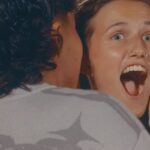 « I Kissed a Girl » : la version lesbo-queer de « Love Island » cesse sa diffusion, suscitant des réactions.