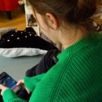 TikTok : Zoé témoigne des dangers d’une mode suicidaire sur la plateforme.