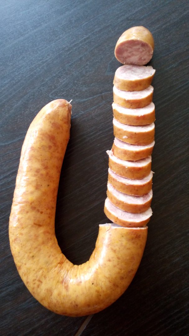 SAUCISSON A L'AIL A L'ANCIENNE COURBE FUME