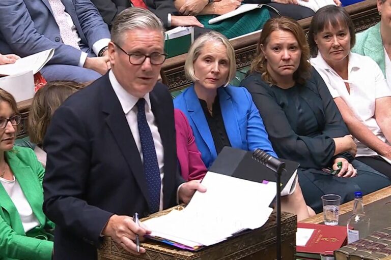 Keir Starmer annonce son soutien à son successeur pour renforcer le Parti travailliste.