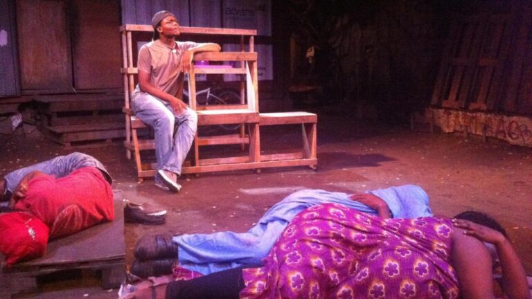 Théâtre en lingala : un nouveau projet culturel au Congo attire l’attention internationale
