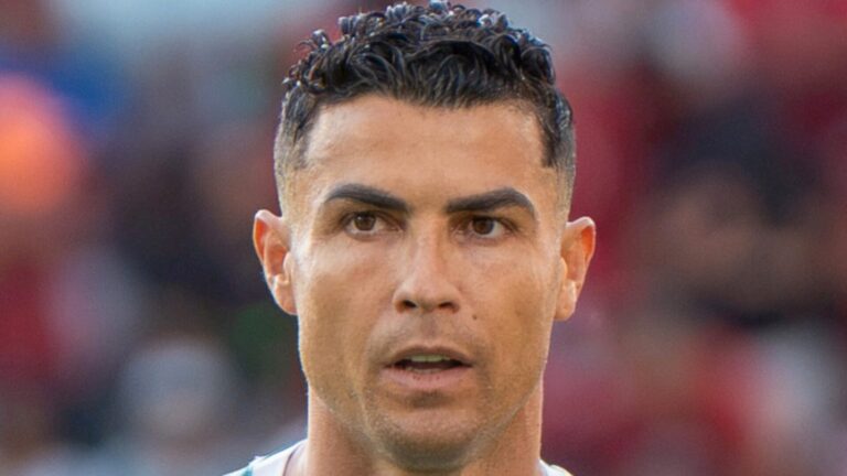 Cristiano Ronaldo et Matthew Vaughn collaborent sur une série inédite sur le football.