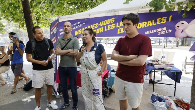 LFI intensifie ses actions dans les quartiers populaires de Marseille avant la présidentielle.