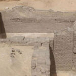 Découverte de deux tombes anciennes en Égypte révélant des éléments sur l&rsquo;architecture funéraire