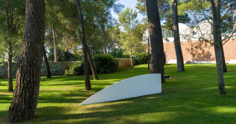 Ellsworth Kelly présente une exposition d’abstraction à la Fondation Maeght en France
