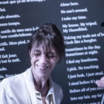 Charlotte Gainsbourg présente une œuvre inspirée par son père aux Rencontres d&rsquo;Arles.