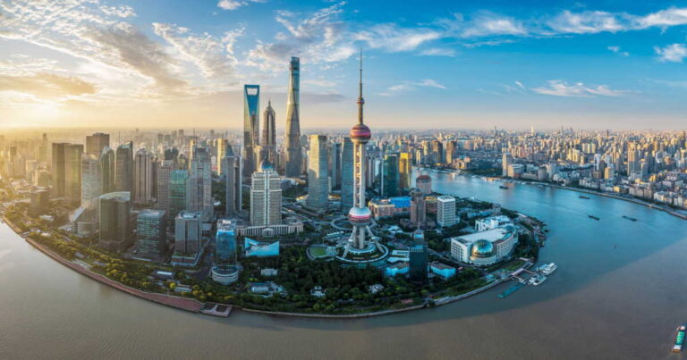 Chine : la Bourse en retard, l’IA et Pékin pourraient influencer les investissements.