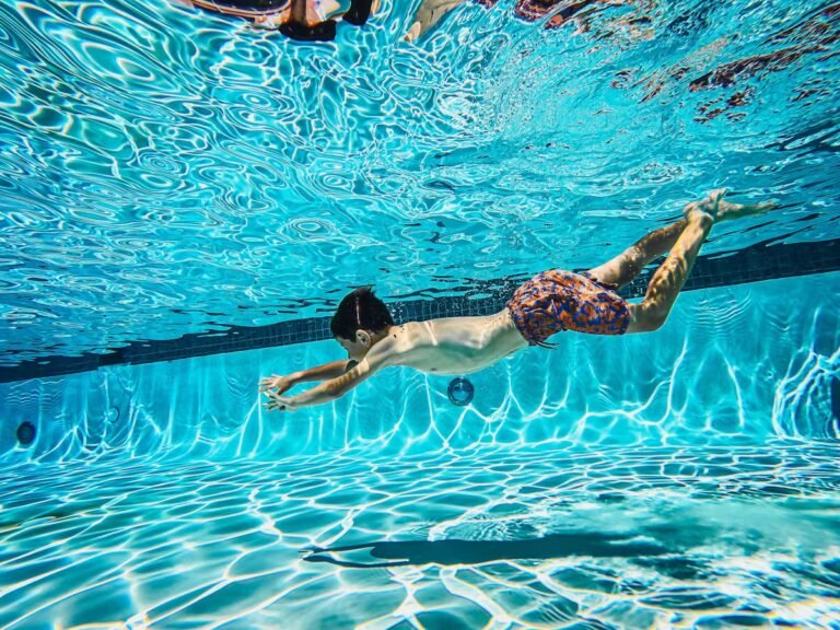 Temps de piscine : recommandations de sécurité pour une baignade en France.