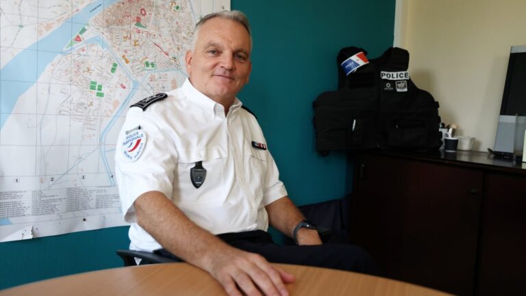 Le commissaire François Toulouse, chef du district d’Arles, est nommé à Nîmes.