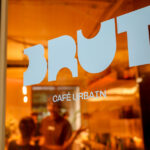 Ouverture d’un café à Griffintown suscite des réactions dans le quartier montréalais.