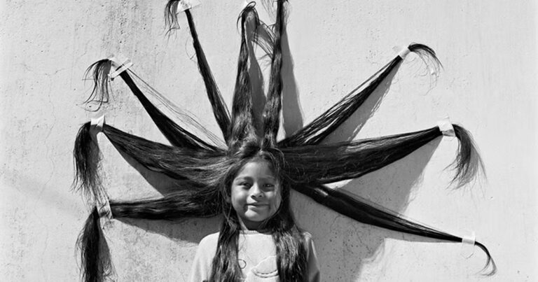 L’Argentine Irina Werning explore l’influence des cheveux sur l’identité personnelle.