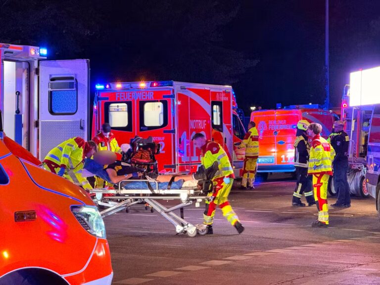 Voiture fonce dans la foule lors de la Gay Pride à Berlin, plusieurs blessés signalés