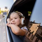 Podcasts éducatifs pour enfants : recommandations pour l’été 2023.