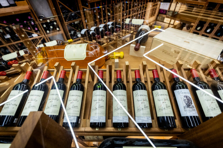 La carte des vins du Coureur des Bois reconnue parmi les meilleures au monde.