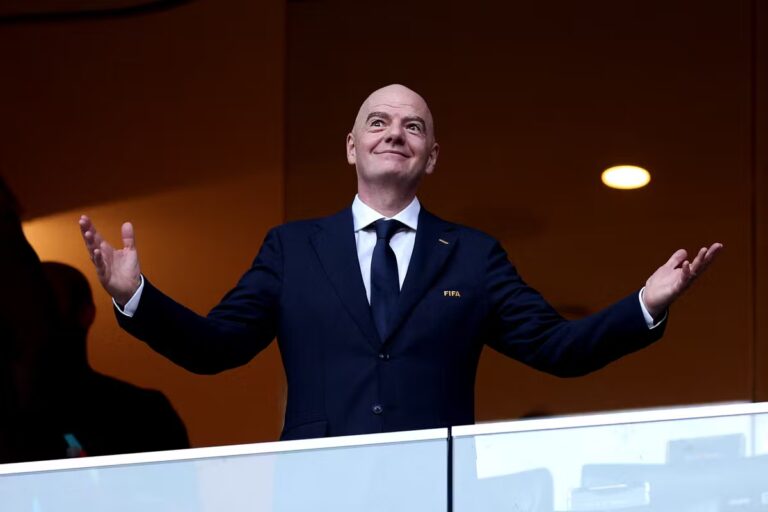L’Argentine évoque les Malouines, Infantino propose un Mondial à 64 équipes.