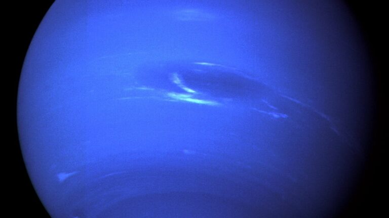 Des physiciens recréent en laboratoire les conditions sous les nuages de Neptune.