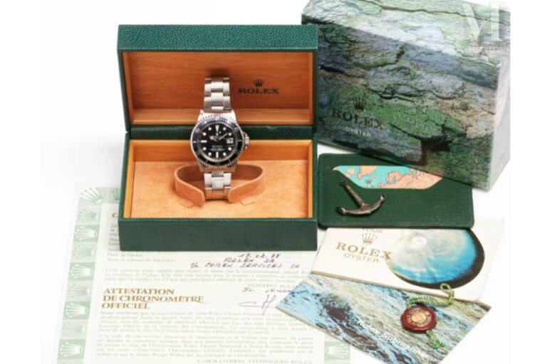 Une montre Rolex mise en vente aux enchères à Marseille atteint un prix record.