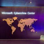 Microsoft collabore avec le FBI sur des lignes directes pour contrer les cybermenaces.