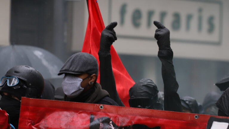Deux jeunes de l’ultradroite condamnés pour violences lors d’une manifestation antifasciste.