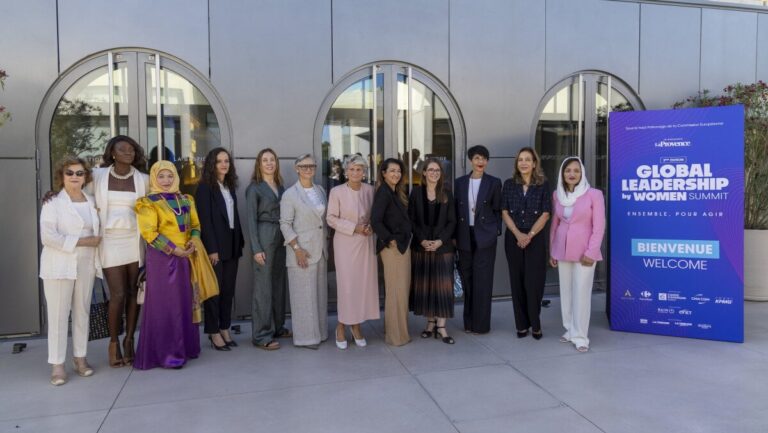 Global Leadership by Women Summit souligne le rôle crucial des femmes dans le leadership mondial.