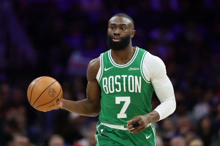 Échange NBA : Jaylen Brown des Celtics transféré aux 76ers contre Paul George et choix de draft.