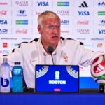 Deschamps exprime son agacement envers les journalistes marocains lors d&rsquo;une conférence.