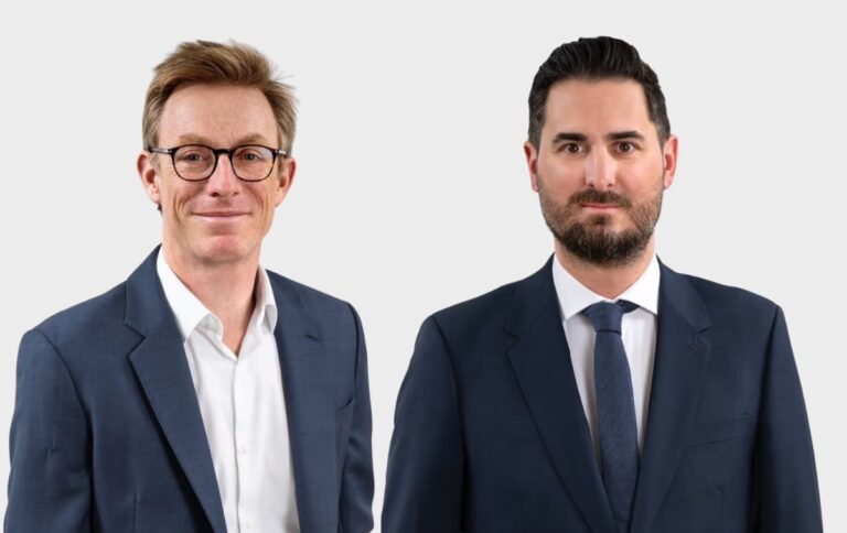 Sérac Avocats inaugure sa plaque au siège de l’entreprise à Paris.