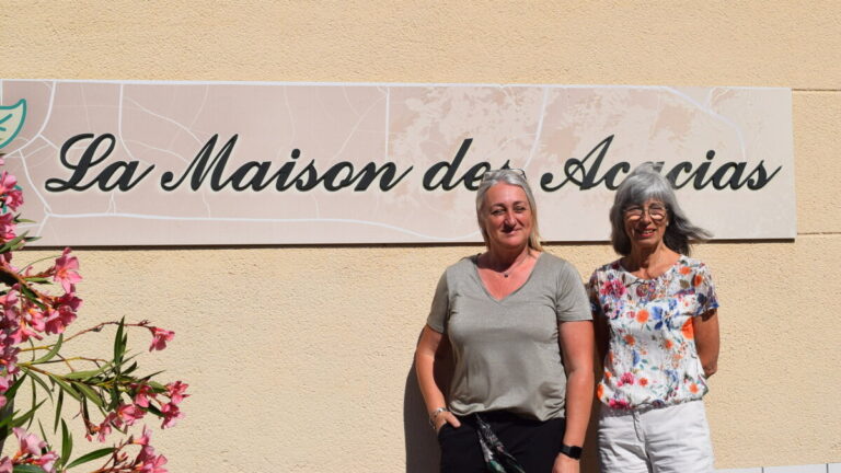 La maison des Acacias à Peyruis accueille des personnes atteintes de maladies neurodégénératives.