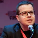 Emploi : le cas Demorand soulève des questions sur la transparence des recrutements en France.