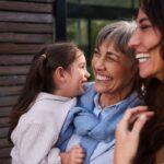 Trois erreurs fréquentes des grands-parents affectant le développement des enfants.