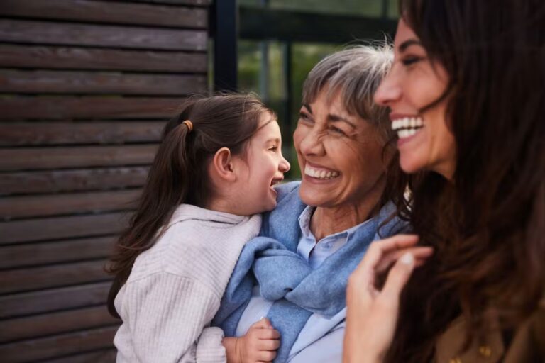 Trois erreurs fréquentes des grands-parents affectant le développement des enfants.
