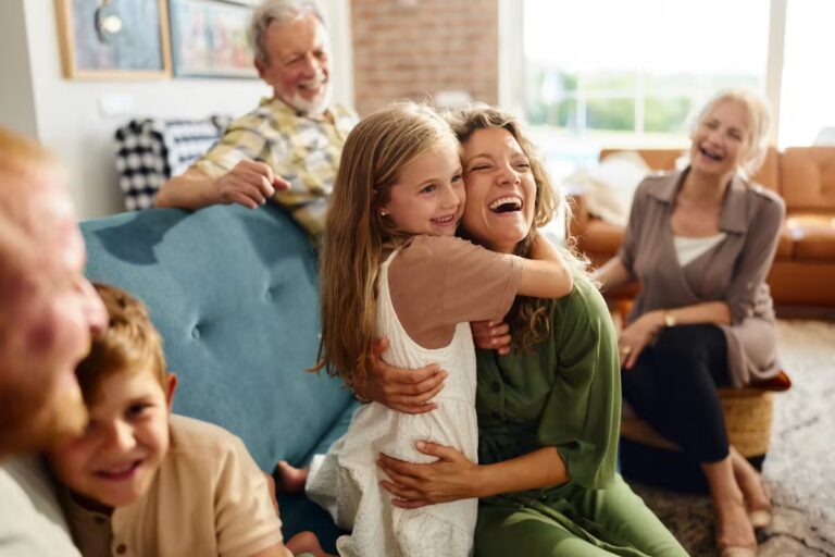 Les grands-parents, nouveaux repères émotionnels pour les enfants, selon une étude récente.