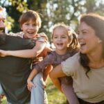 Les enfants heureux partagent un trait commun avec leurs parents, selon une étude récente.