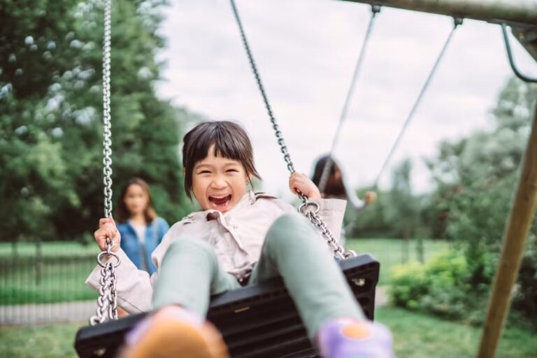 Les souvenirs d’enfance en France : pourquoi ils coûtent souvent moins de 10 euros.