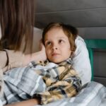 Enfant malade à l&rsquo;étranger : conseils pour les parents en voyage avec des enfants.