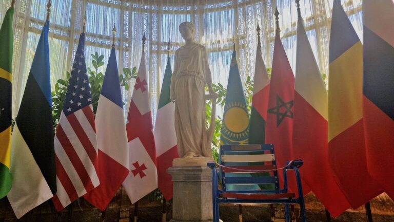 Exposition « Nice, dix ans de mémoire et de résilience » honore les victimes du 14 juillet 2016.