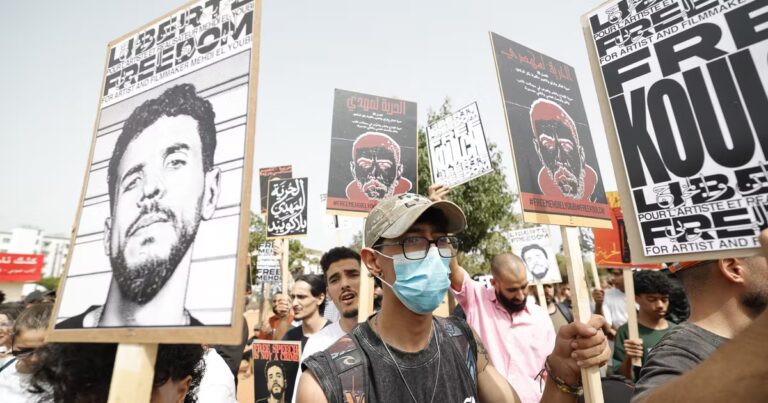 Le rappeur marocain Mehdi Black Wind face à des accusations d’atteinte aux institutions.